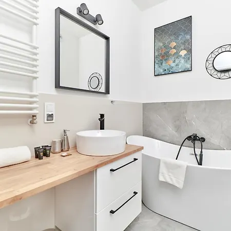 Modern Grabiszyn By Renters Apartment